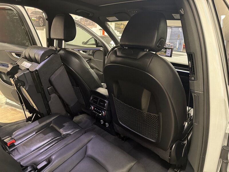 Used 2018 Audi Q7 3.0T Prestige w/ Prestige Package AWD/4WD image 47