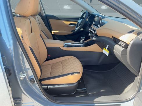 New 2025 Nissan Sentra SV w/ SV Premium Package image 30