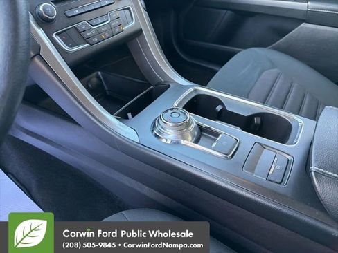 Used 2018 Ford Fusion SE w/ Fusion SE Technology Package FWD image 20