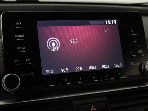 Used 2018 Honda Accord LX image 38