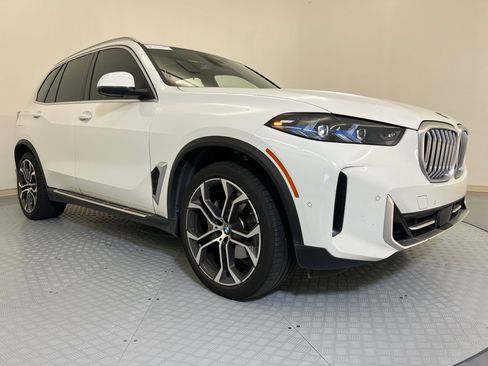 Certified 2024 BMW X5 sDrive40i w/ Premium Package image 6