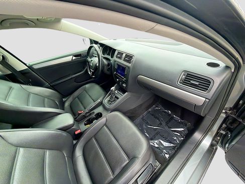 Used 2017 Volkswagen Jetta SE FWD image 31