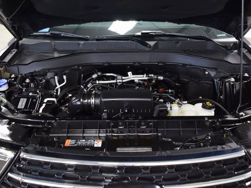 Used 2022 Ford Explorer XLT image 28