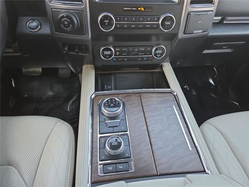 Used 2020 Ford Expedition Max Platinum image 22