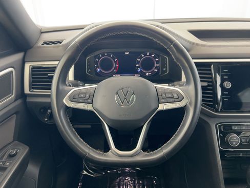 Certified 2022 Volkswagen Atlas Cross Sport SE image 18