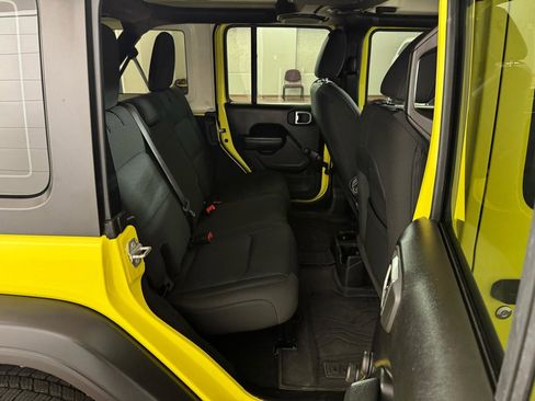 Used 2022 Jeep Wrangler Unlimited Sport image 31