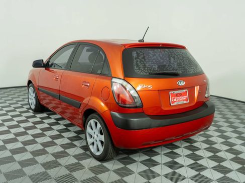 Used 2009 Kia Rio5 w/ PWR Pkg FWD image 4