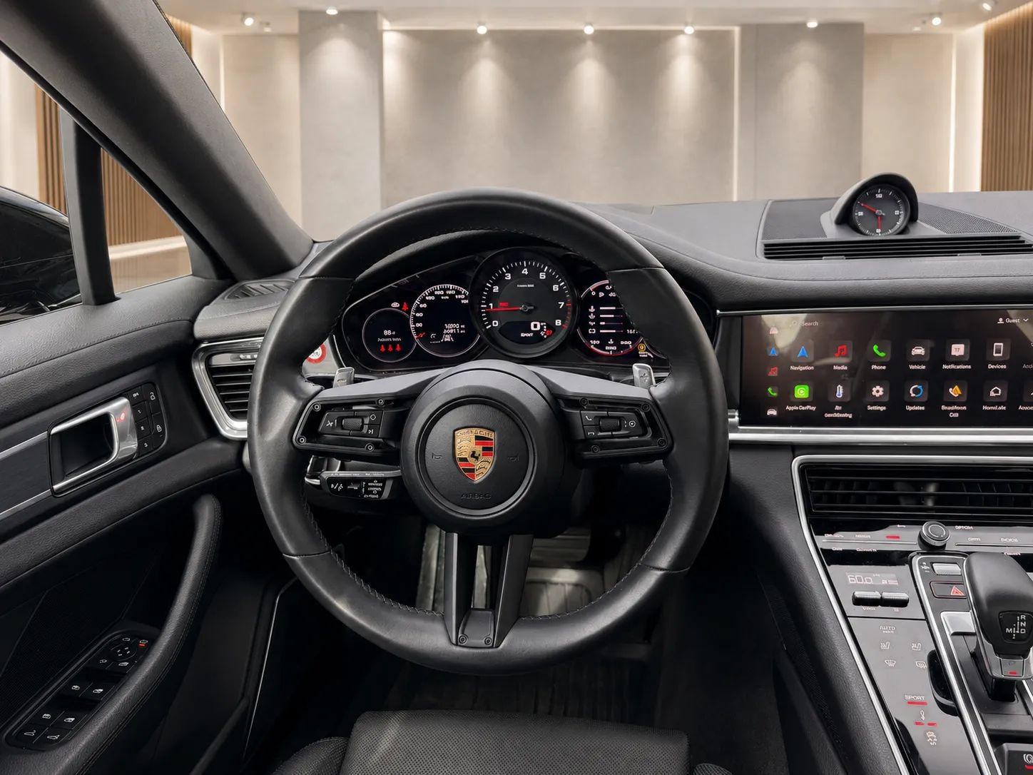 Used 2023 Porsche Panamera image 14