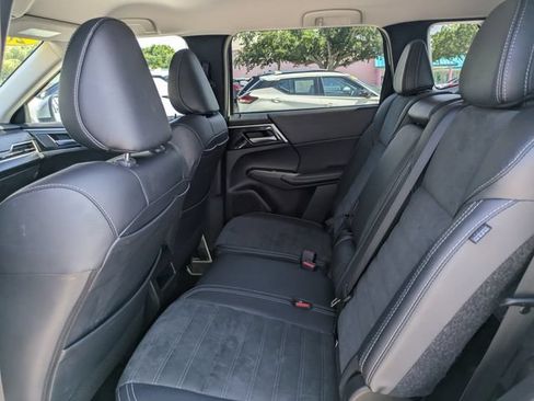 Used 2024 Mitsubishi Outlander SE FWD image 14