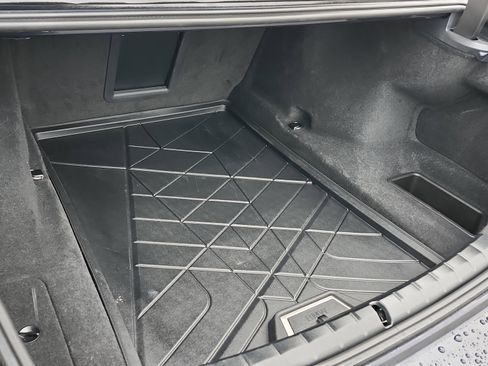 Certified 2024 BMW 740i image 37