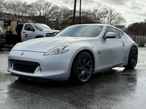 Used 2011 Nissan 370Z Touring w/ Sport Pkg image 4