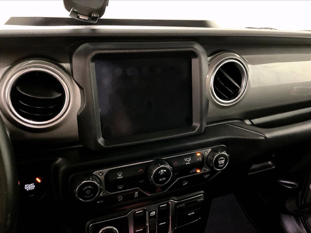 Used 2019 Jeep Wrangler Unlimited Sahara AWD/4WD image 15