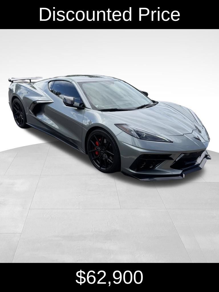 Used 2022 Chevrolet Corvette Stingray Preferred Cpe w/ Z51 Performance Package RWD image 3