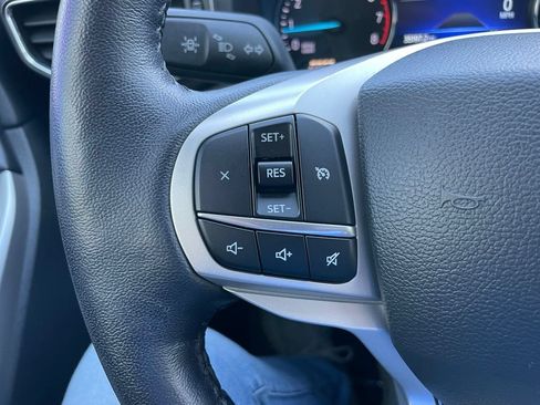Used 2023 Ford Explorer XLT w/ Equipment Group 202A AWD/4WD image 19