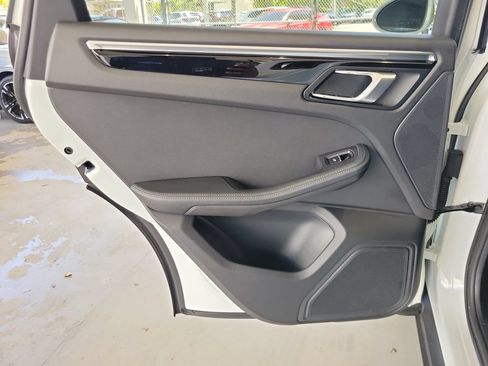 Used 2023 Porsche Macan Turbo AWD/4WD image 15