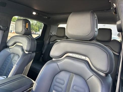 Used 2022 Rivian R1T Adventure AWD/4WD image 22