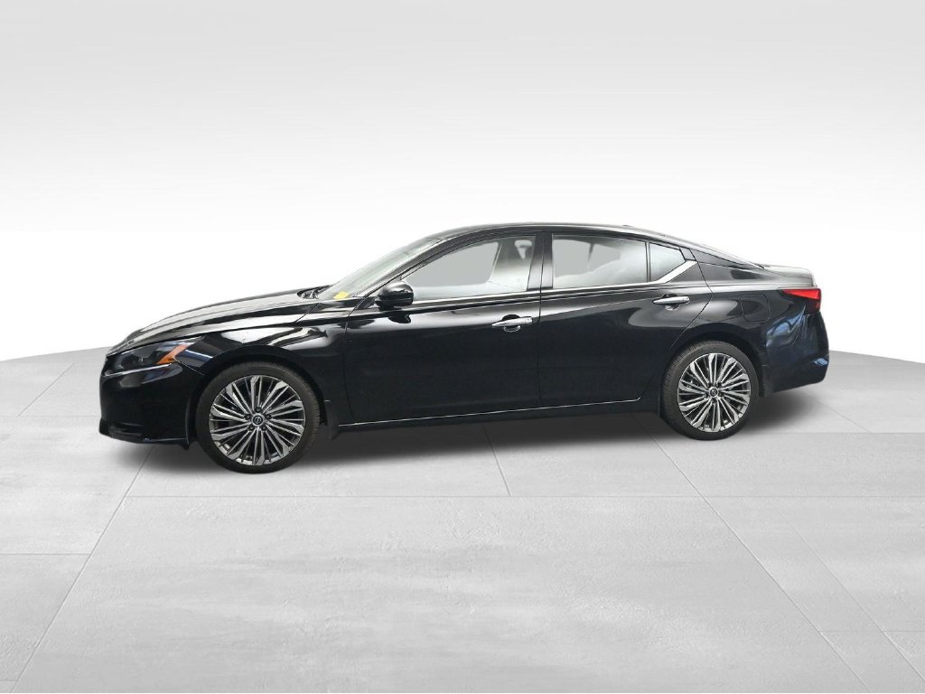 Used 2023 Nissan Altima 2.5 SL AWD/4WD image 2