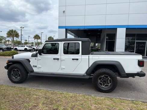 Used 2021 Jeep Gladiator Sport AWD/4WD image 3