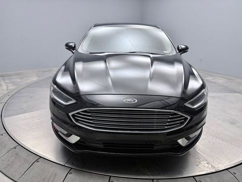 Used 2017 Ford Fusion SE image 2