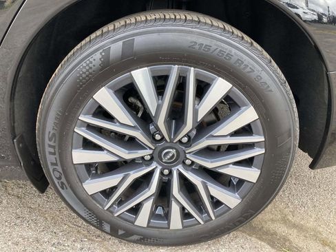 Used 2025 Nissan Altima 2.5 SV image 13