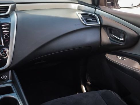 Used 2019 Nissan Murano S FWD image 25