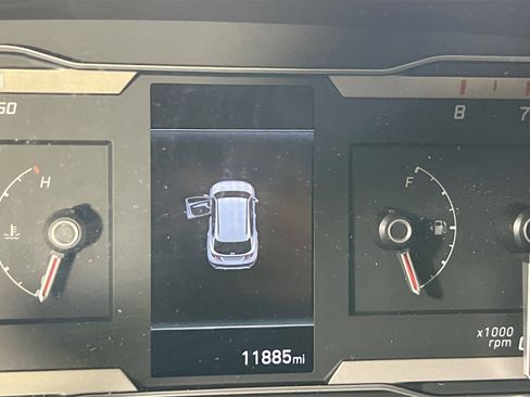 Used 2023 Hyundai Tucson SE image 12