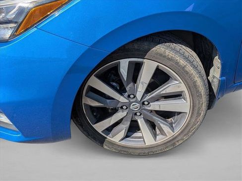 Used 2020 Nissan Versa SR image 10