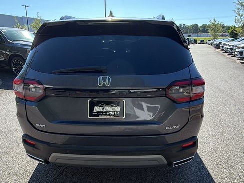 Used 2025 Honda Pilot Elite image 9