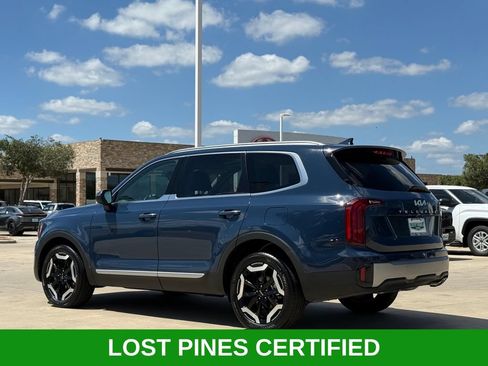 Used 2025 Kia Telluride S FWD image 3