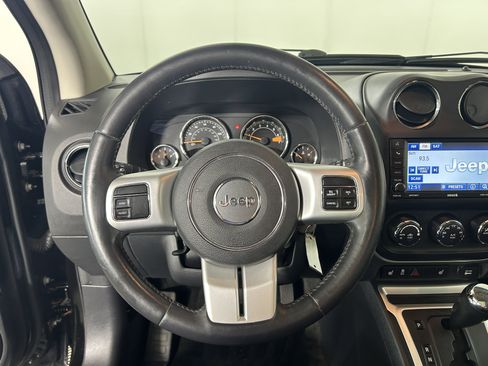Used 2016 Jeep Compass Latitude AWD/4WD image 13