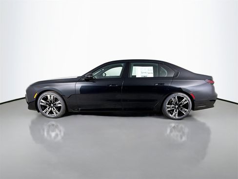 New 2026 BMW 740i image 4