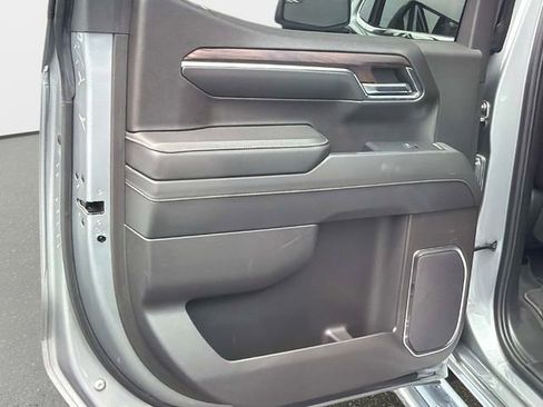 Used 2023 GMC Sierra 1500 SLT w/ SLT Premium Package AWD/4WD image 11