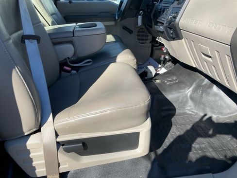 Used 2008 Ford F550 4x4 Regular Cab Super Duty image 29