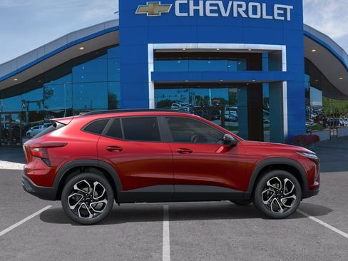 New 2026 Chevrolet Trax RS w/ Driver Confidence Package FWD image 32