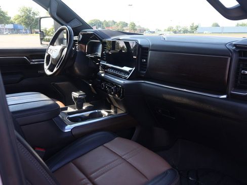 Used 2024 Chevrolet Silverado 1500 High Country w/ Max Trailering Package AWD/4WD image 32