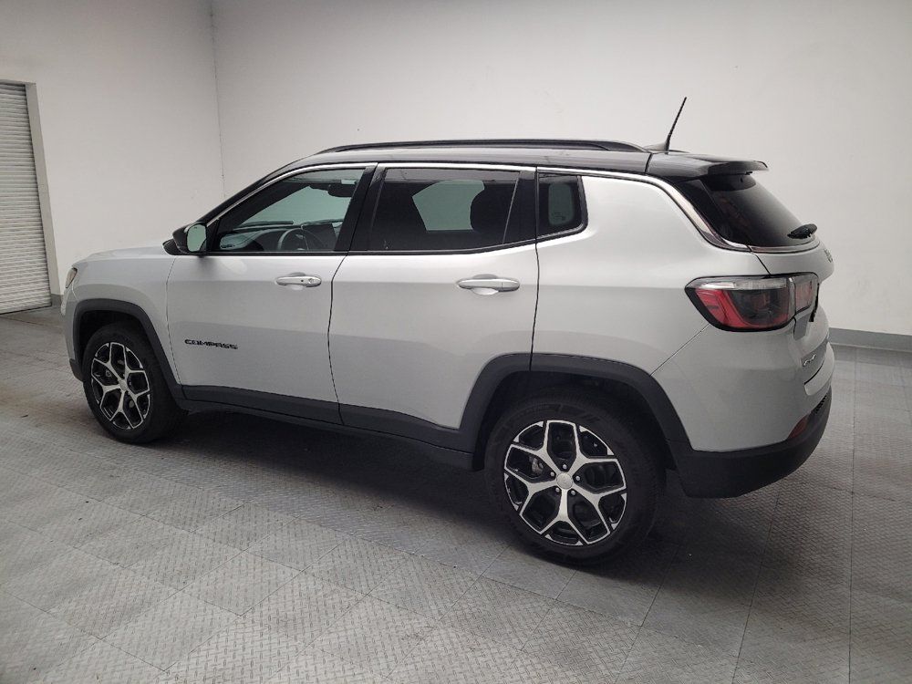 Used 2024 Jeep Compass Limited AWD/4WD image 3