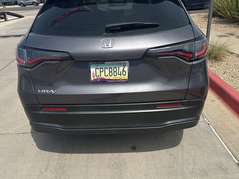 Used 2023 Honda HR-V LX image 9