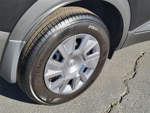 New 2026 Nissan Kicks S image 3