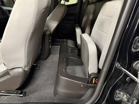Used 2019 Chevrolet Colorado W/T w/ WT Convenience Package AWD/4WD image 14