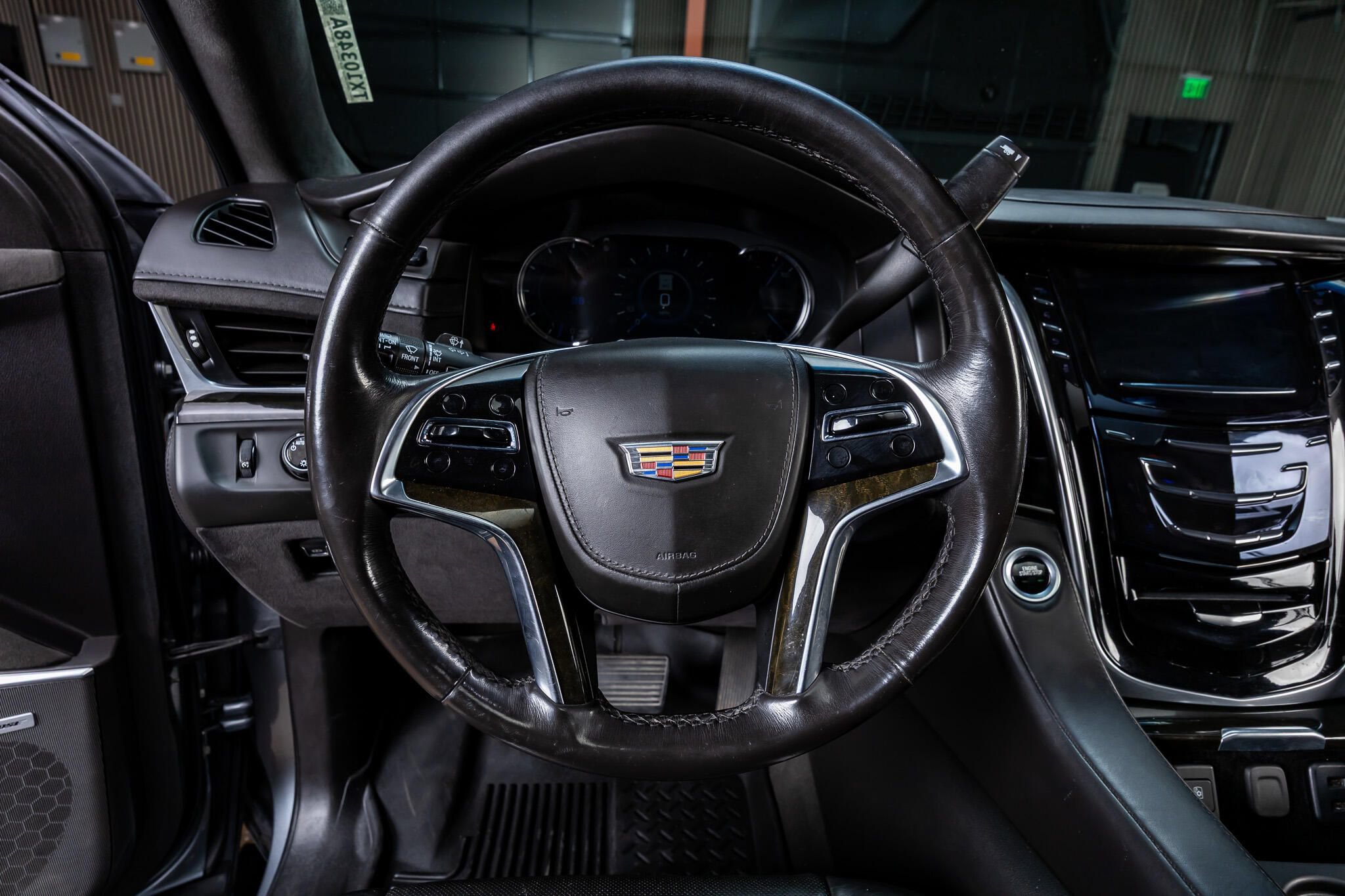 Used 2019 Cadillac Escalade Platinum AWD/4WD image 15