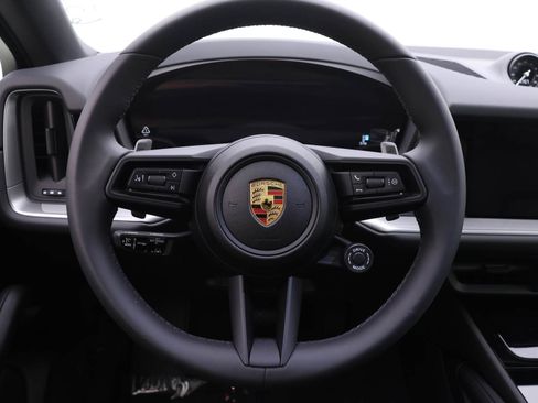 Used 2024 Porsche Cayenne Coupe image 23