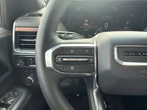 Used 2025 GMC Yukon Denali AWD/4WD image 17