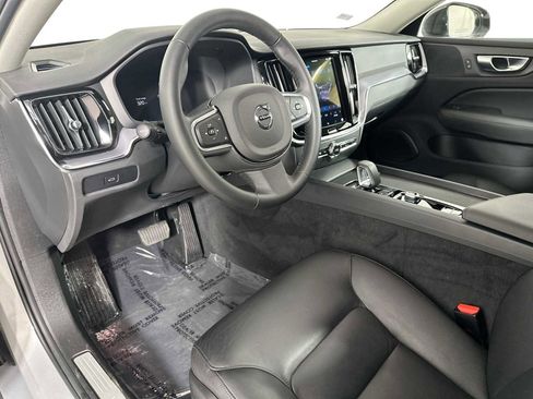 Used 2025 Volvo S60 B5 Core image 9
