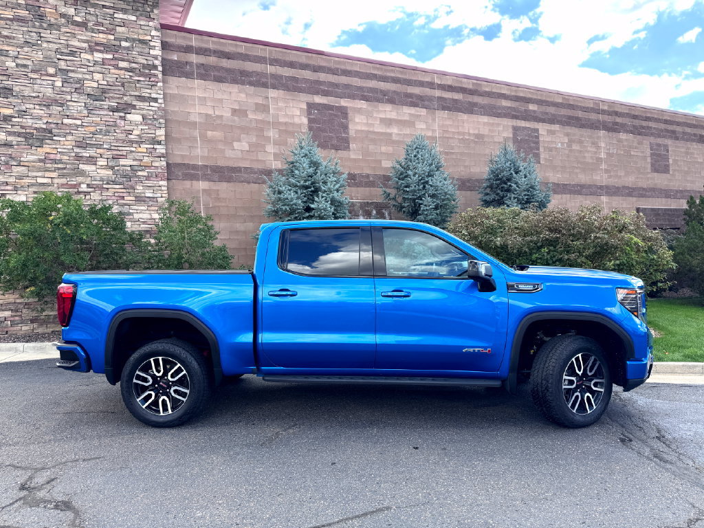 Used 2024 GMC Sierra 1500 AT4 w/ Technology Package AWD/4WD image 7