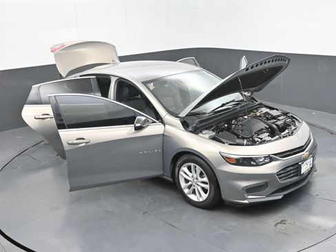Used 2018 Chevrolet Malibu LT w/ Driver Confidence Package FWD image 36