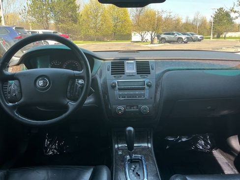 Used 2009 Cadillac DTS FWD image 2