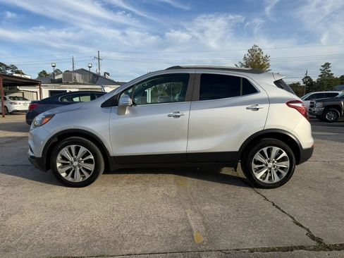 Used 2017 Buick Encore Preferred image 2