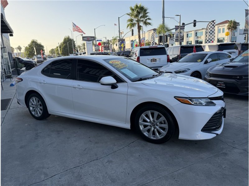 Used 2019 Toyota Camry LE FWD image 49
