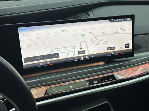 Certified 2023 BMW 760i xDrive AWD/4WD image 32