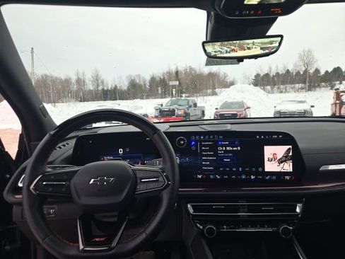 Used 2025 Chevrolet Traverse RS image 22